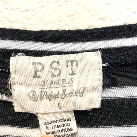 Black w/white pinstripe long sleeve V-neck, basic top, sz SM - Picture 3 of 5